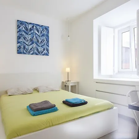 Campo Pequeno Charming By Homing *